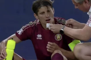 “Қайрат” капитаны Грекияға қарсы матчта ауыр жарақат алды