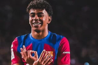 Ламин Ямаль Түркияда күтпеген мәселеге тап болды