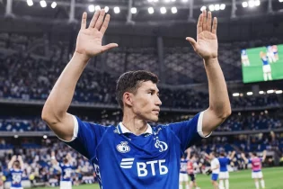 Зайнутдинов жарақатынан кейін алғаш рет алаңға шықты