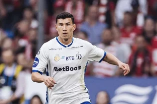 Жарақатынан айыққан Бахтиер Зайнутдинов жасыл алаңға оралды