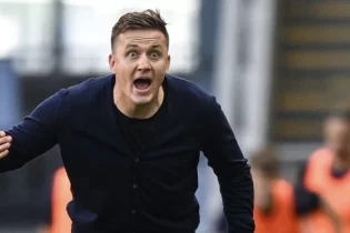 “Қайраттың” бұрыңғы бапкері РПЛ қазыларына ашуланды