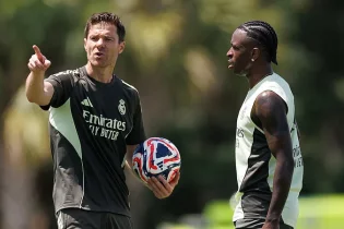 “Қайрат” қарсыластары мәселеге тап болды. Бапкер мен шабуылшы арасындағы түсініспеушілік. Бразилиялық жұлдыз командадан кетуі мүмкін