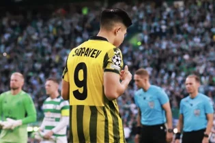 “30-жастағылардан да мықты соғады” Англия Сәтпаевқа тәнті болды