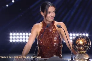 Испаниялық бикеш қатарынан үшінші рет “Алтын доп” иегері атанып, Лионель Мессидің рекордын қайталады