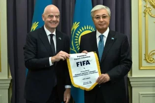 Қасым-Жомарт Тоқаев FIFA президентімен кездесті