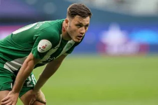 Максим Самородов енді Қазақстан үшін өнер көрсетпеуі мүмкін. Жартылай қорғаушыға не болған?