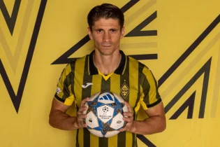 Александр Мартынович: “Бұған дейін көшеде еркін жүре беретінбіз. Ал қазір танып, алғыстарын білдіріп, суретке түсуді сұрайды”