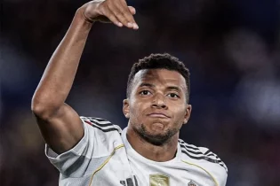 Мбаппе “Қайрат” қақпасын да дәл көздеді