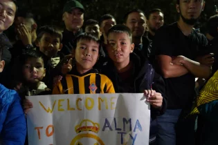 23 мың адам «Реалды» қолдау үшін келген дей ме? Сұмдық... Эксперттер отандық жанкүйерлер мәдениеті жайлы ойын айтты