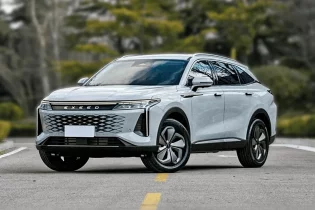 Кәсіпкер Қалмырзаға көлік сыйлады