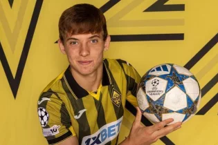 Азамат Тұяқбаевқа Англияның қай командасы қызығушылық білдіргені белгілі болды.