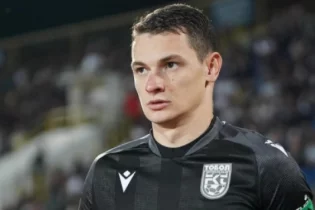 Ислам Чесноков “Хартс” клубымен келісім шартқа отырды