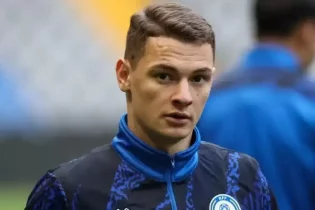 Болат Есмағамбетов Чесноковтың Шотландиядағы болашағы жайлы: осы жағын жетілдірсе, ешқандай мәселе болмауы керек