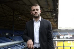 Джек Уилшир бапкерлік мансапқа аяқ басты