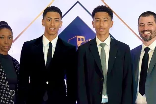 Джуд және Джоб Беллингемдердің ата-анасы ара–қатынастарына нүкте қойды. Олардың  ажырасуға дейін барғандарының себебі неде?