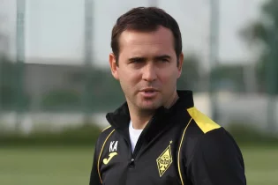 “Қайраттың” бұрыңғы жаттықтырушысы Ресейлік клубтың тізгінін ұстауға жақын