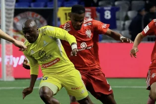 “Астана” 5:3 “Ақтөбе” – 8 гол соғылған матчта елордалықтар жеңіске жетті