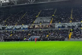 Аншлаг арқасында алдынғы қатарды бастады