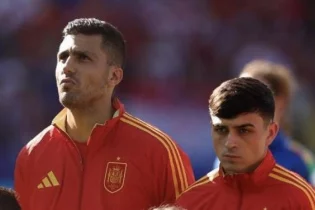 “Манчестер Юнайтед” аңызының ойынша қазіргі таңда ең мықты жартылай қорғаушы кім?