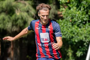 Диего Форлан ауыр жарақат алды – Үш қабырғасы сынған