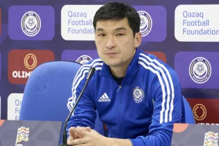 Қазақстан жастар құрамасының бас бапкерінің көмекшісі қызметін Елдос Ахметов атқарады