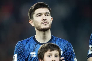 Дінмұхамед Қараман “Жеңіс” сапынан кете ме? Жарқ еткен жас жұлдыздың болашағы жарқын