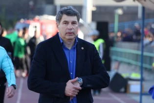 ҚПЛ маусымының үздік бапкері атағына кім лайықты? Бабаян немесе Уразбахтин?