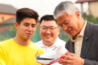 Дастан Сәтпаев Қайрат Боранбаевты алдады