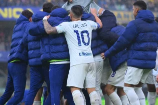 Лаутаро Мартинес “Қайрат” қақпасына гол соғуды көздеуде