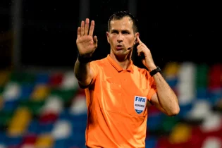 Қазақстанның жолдастық ойынына кім төрелік етеді?