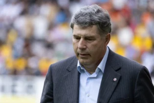 “Қайсар” бас бапкер Виктор Кумыковпен қоштасты