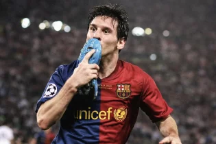 “Барселона” президенттігіне үміткер Мессиге уәде берді