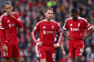 “Ливерпуль” Энфилдте “Ноттингемге” есе жіберді – Арне Слоттың тағдыры қыл үстінде