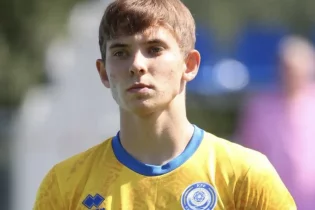 Азамат Тұяқбаевтың ұлты қандай?