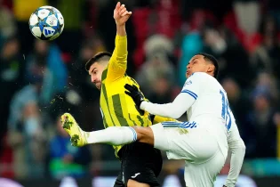 Легионерлер деңгейі өте төмен... Қазақ жанкүйерлері «Қайраттың» шетелдік футболшыларына қатты шүйлігуде