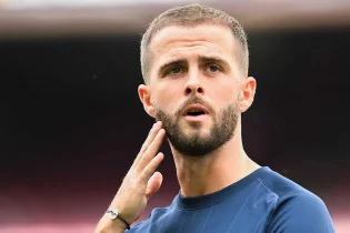 Миралем Пьянич кәсіби футболшы мансабына нүкте қойды