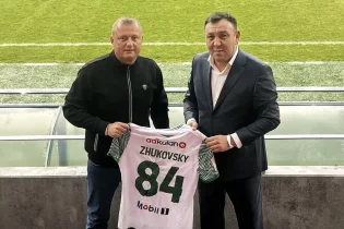 Мұнайшылар бас бапкермен келісімшартты ұзартты