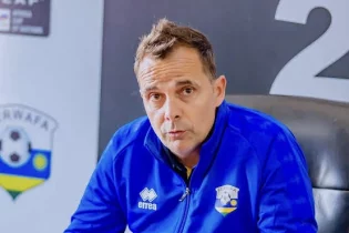 “Қайраттың” бұрынғы бапкері жұмысынан кетті