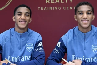 “Арсенал” егіздерді қатарына қосты