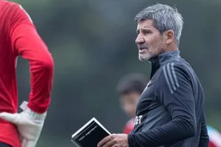 Костов қызметінен кетпек