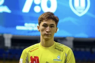 Косово чемпионы Қазақстандық футболшыға назар аударды