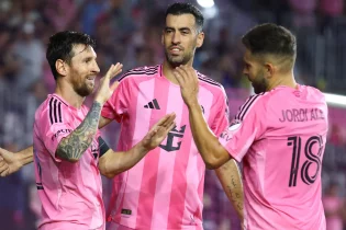 Серхио Бускетс пен Жорди Альба футболшы ретінде соңғы кездесуін өткізді