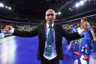 Какау Астанаға келе жатыр