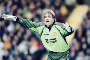 “Ол кәсібилікке жат адам еді” – “Манчестер Юнайтед” тарихындағы ең нашар ойыншы кім екені белгілі болды