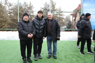 Дастан Сәтпаевпен фотоға түсуге таласқан! Алматыдағы турнирде не жағдай болған?