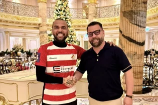 Дани Алвес Португалияның футбол клубын сатып алды