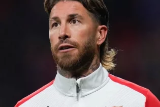 Испаниялық қорғаушы туған клубын қиындықтан құтқармақ