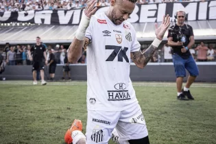 “Әке, шаршадым, бәрі бітті!” – Неймардың футболмен қоштасуға сәл-ақ қалғаны белгілі болды