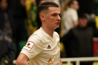 Ислам Чесноков жексенбіде Шотландия чемпионатындағы дебюттік ойынын өткізуі мүмкін