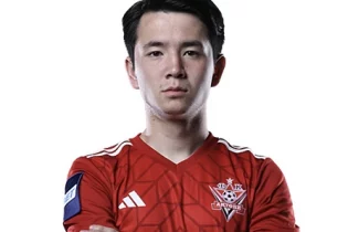 “Еуропаға ілігу маңызды болды” – Қазақстандық футболшы Польшаның бесінші лигасында не істеп жүр?